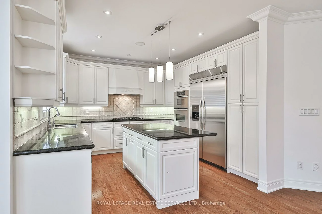 3446, Vernon Powell, 1008 - GO Glenorchy, Oakville