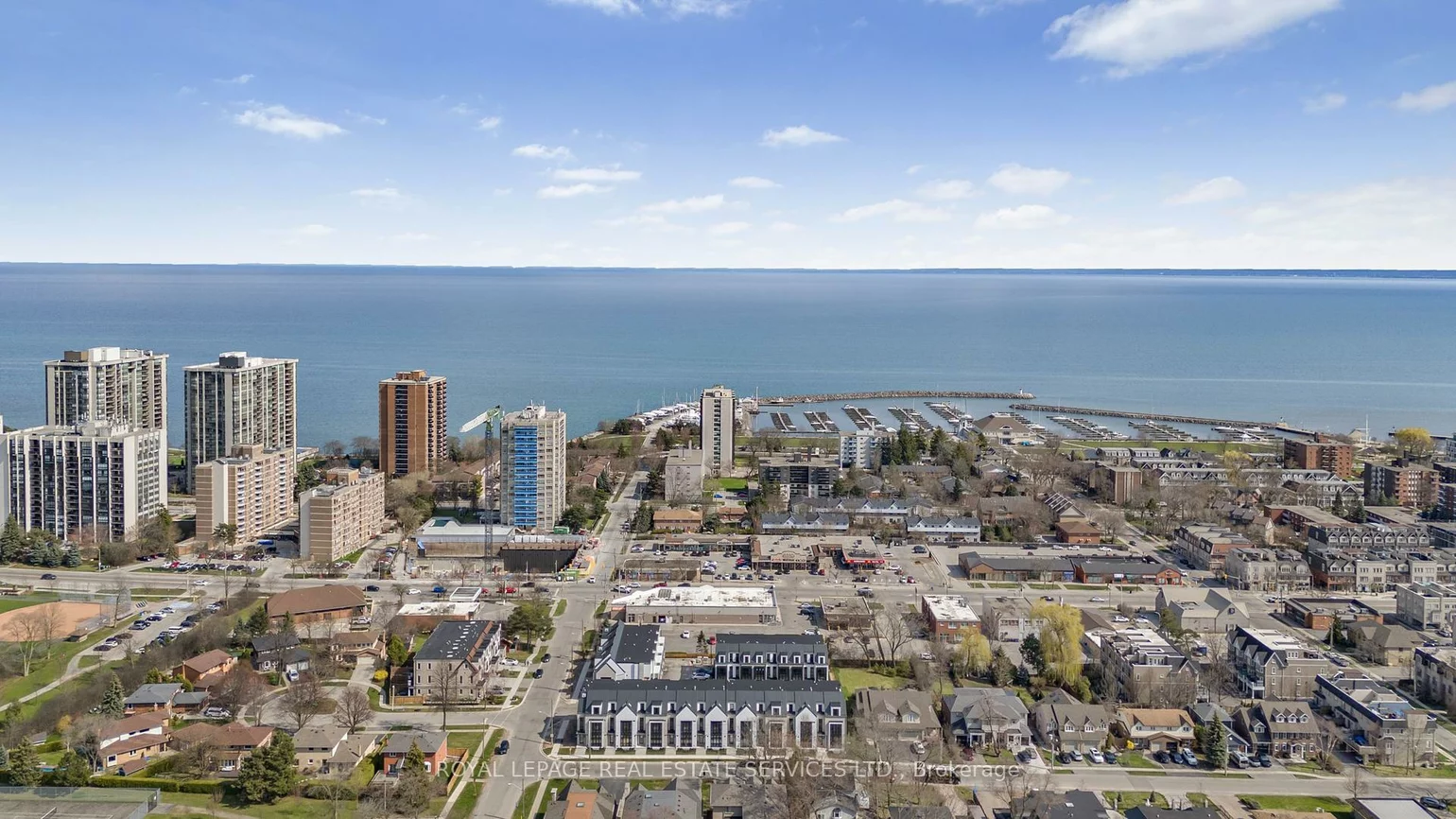 2272, Sovereign, 1001 - BR Bronte, Oakville