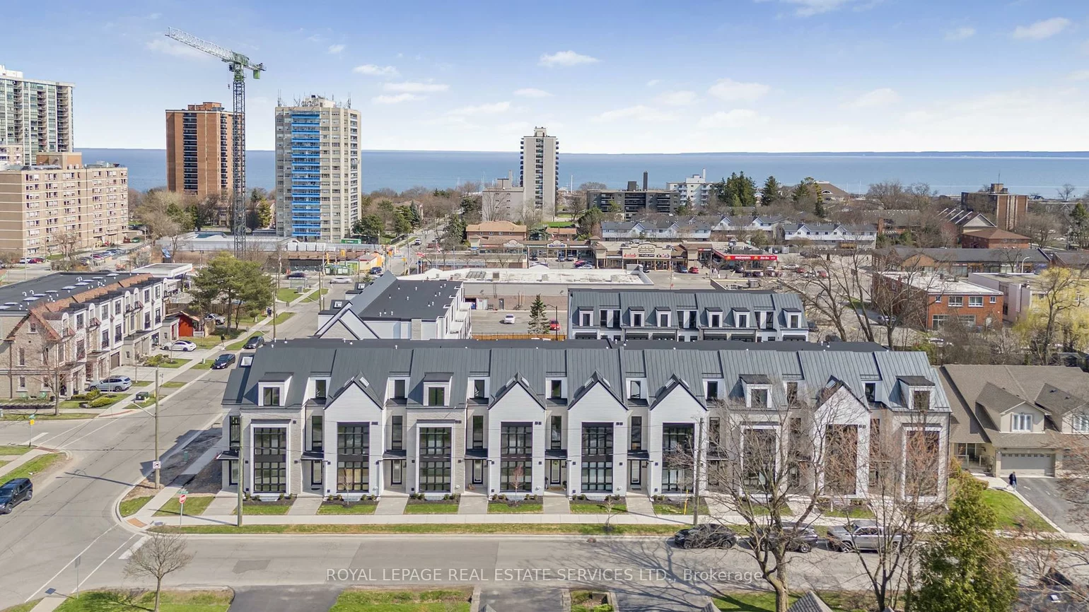 2272, Sovereign, 1001 - BR Bronte, Oakville