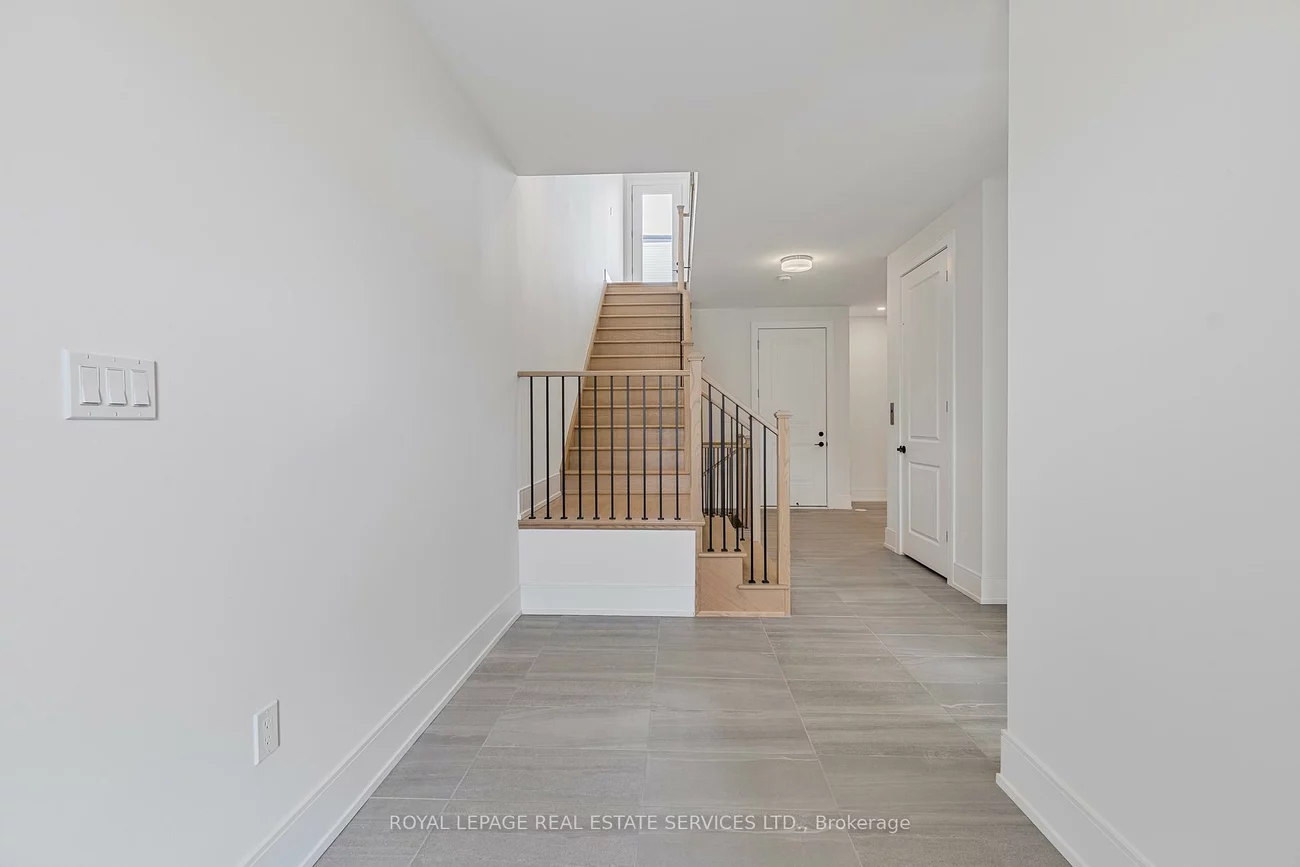 2272, Sovereign, 1001 - BR Bronte, Oakville