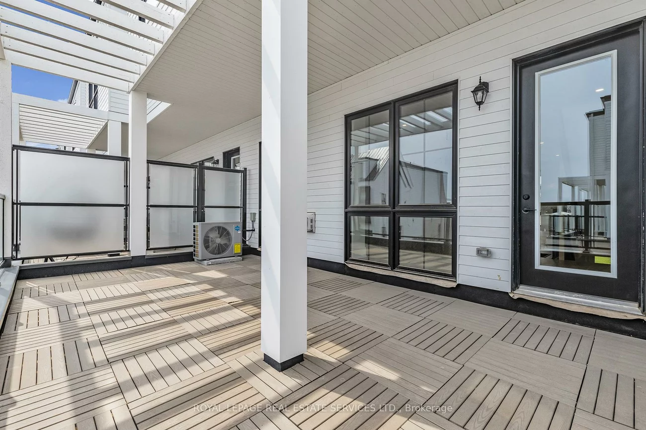 2272, Sovereign, 1001 - BR Bronte, Oakville