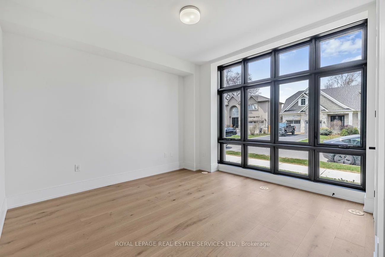 2272, Sovereign, 1001 - BR Bronte, Oakville