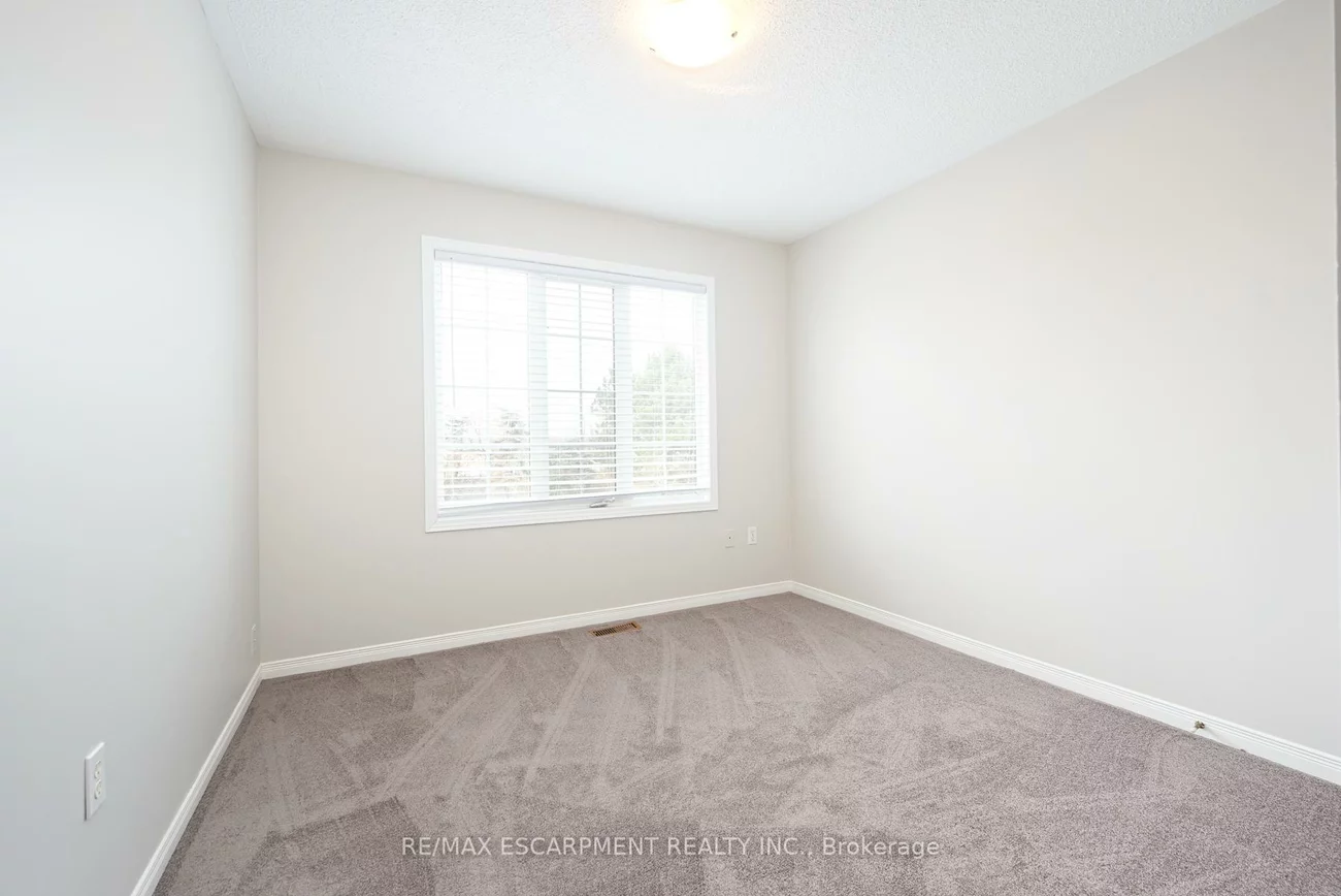 2373, Newcastle, 1022 - WT West Oak Trails, Oakville