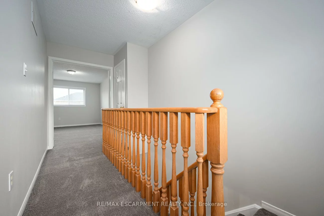 2373, Newcastle, 1022 - WT West Oak Trails, Oakville