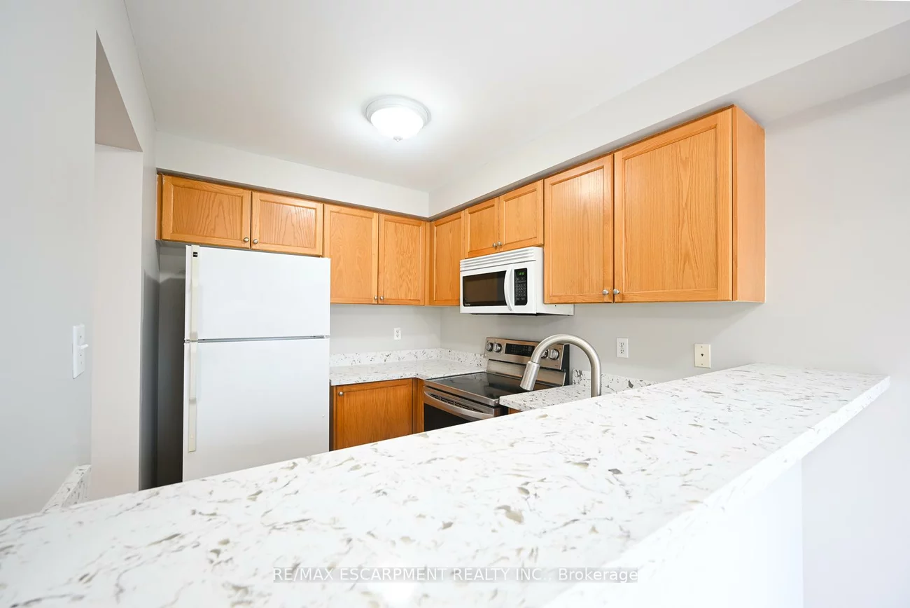 2373, Newcastle, 1022 - WT West Oak Trails, Oakville