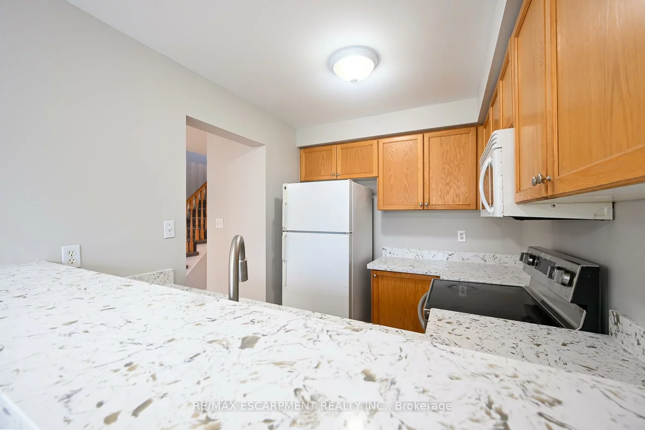 2373, Newcastle, 1022 - WT West Oak Trails, Oakville