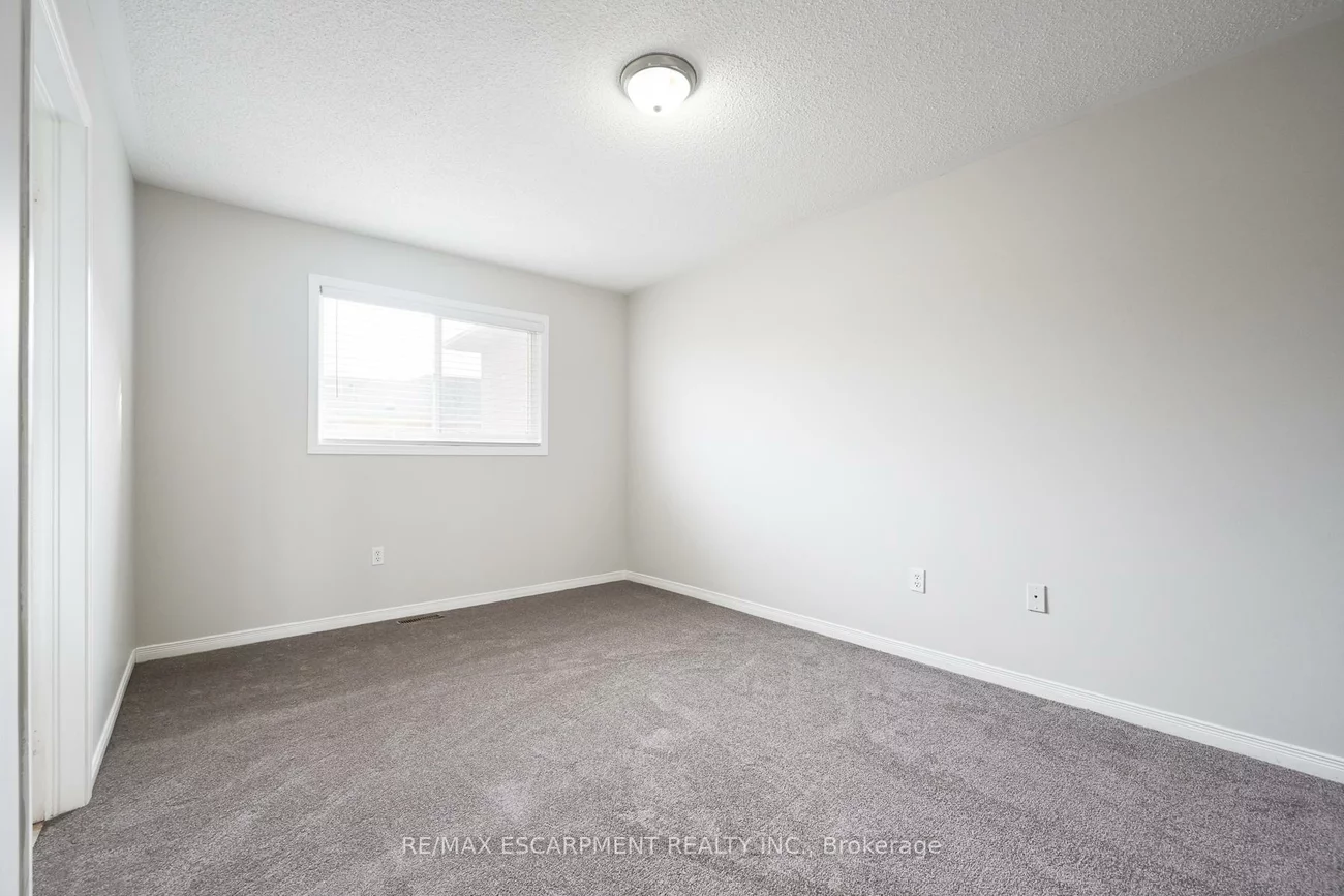 2373, Newcastle, 1022 - WT West Oak Trails, Oakville