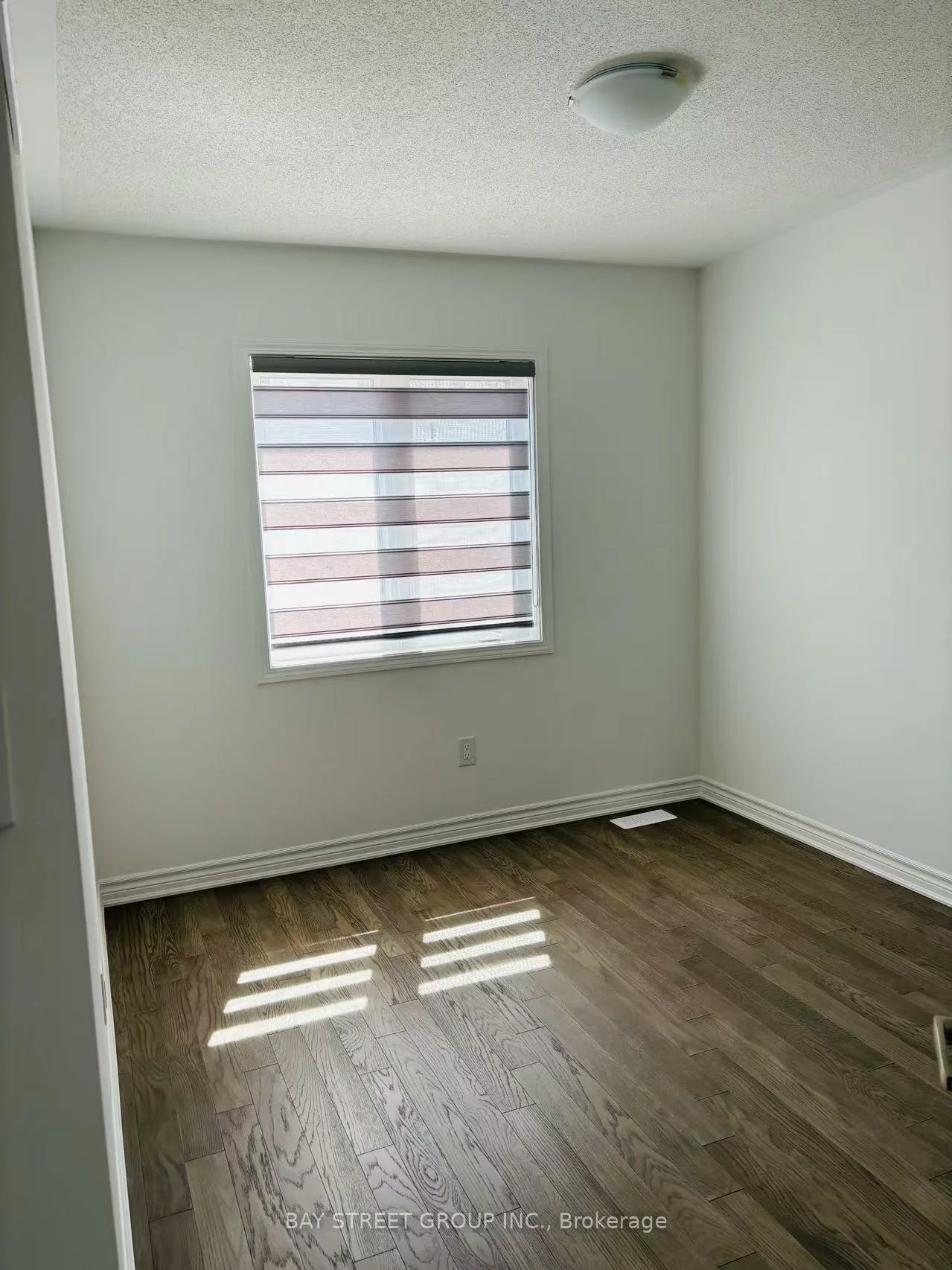 1374, Ripplewood, 1012 - NW Northwest, Oakville