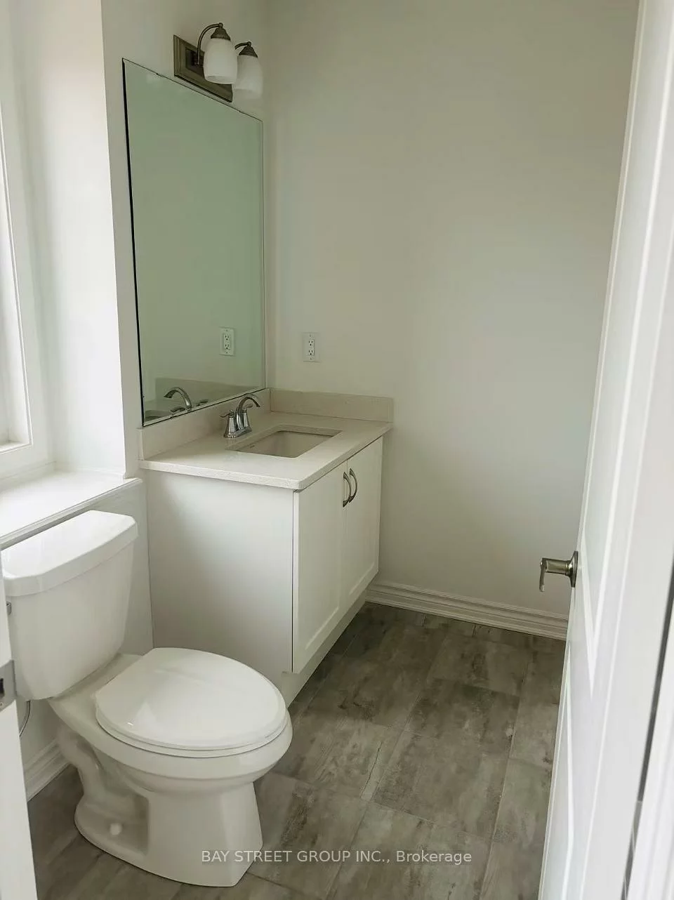 1374, Ripplewood, 1012 - NW Northwest, Oakville
