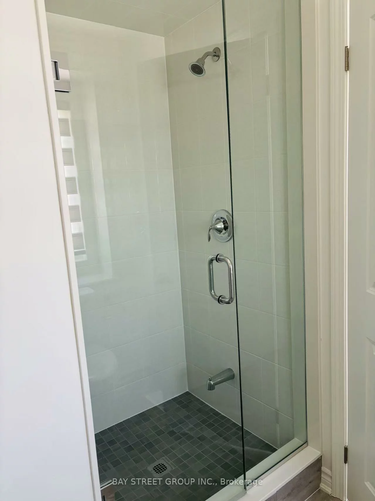 1374, Ripplewood, 1012 - NW Northwest, Oakville