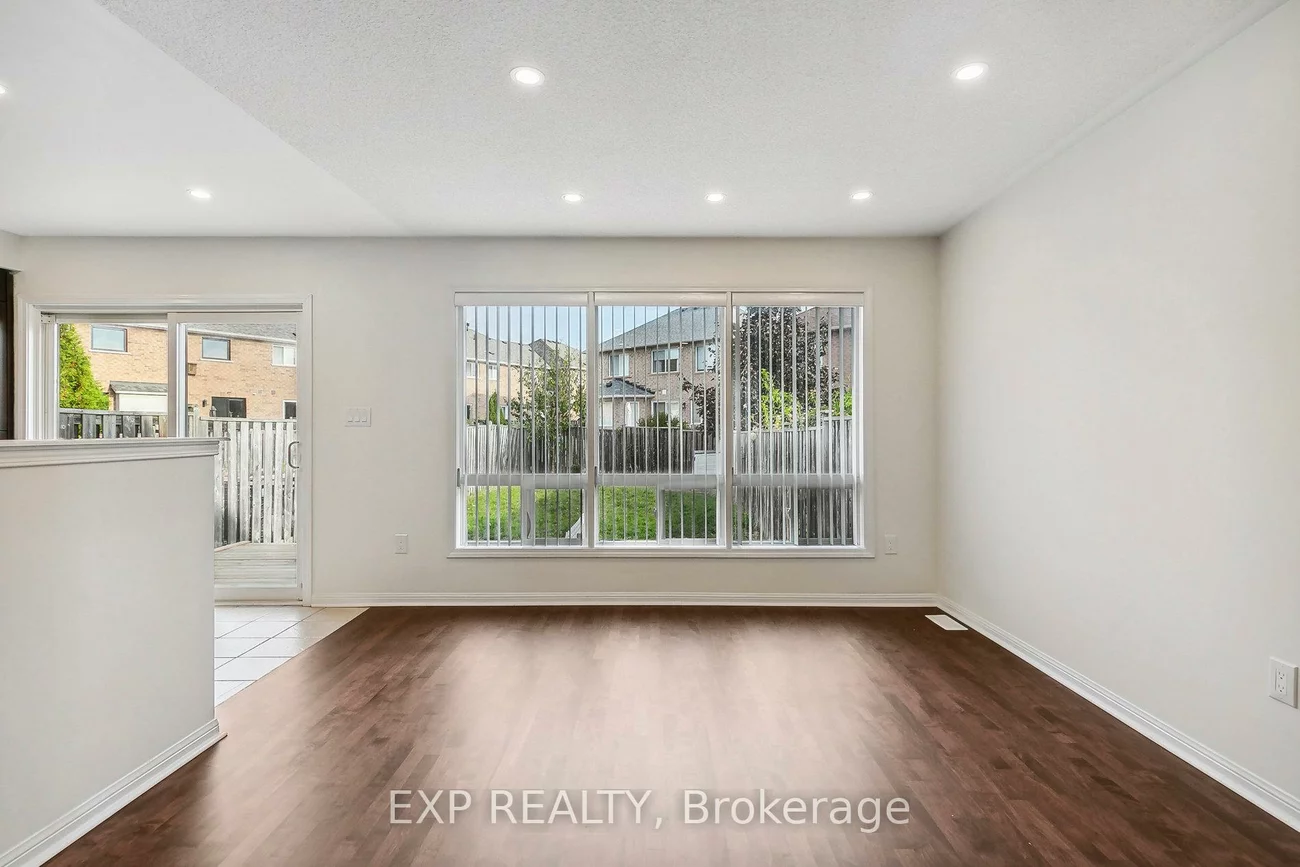 2406, Baintree, 1019 - WM Westmount, Oakville