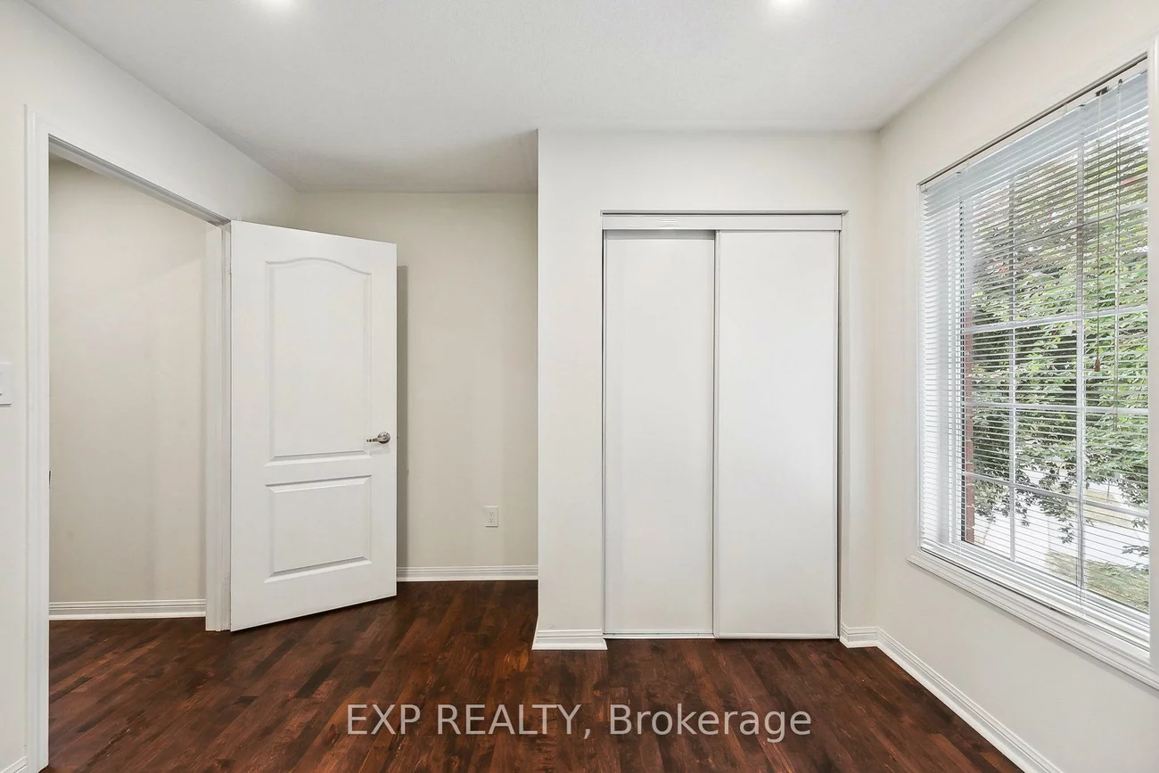 2406, Baintree, 1019 - WM Westmount, Oakville