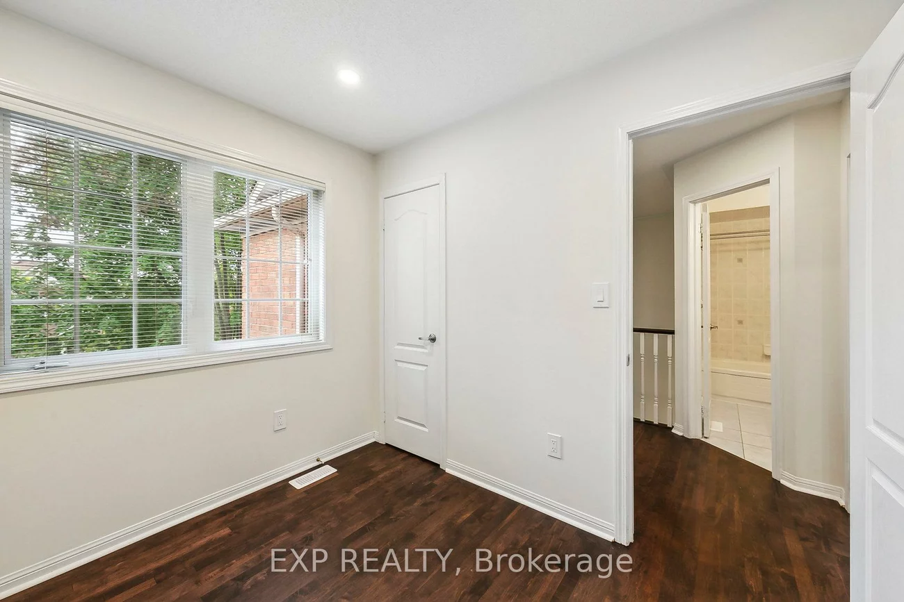 2406, Baintree, 1019 - WM Westmount, Oakville