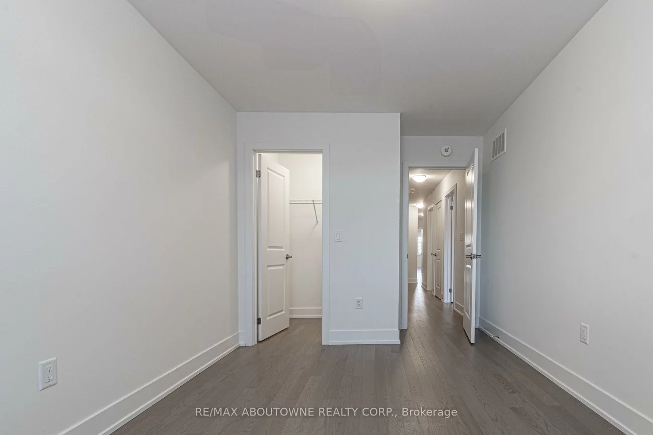 1212, Dartmouth, 1010 - JM Joshua Meadows, Oakville