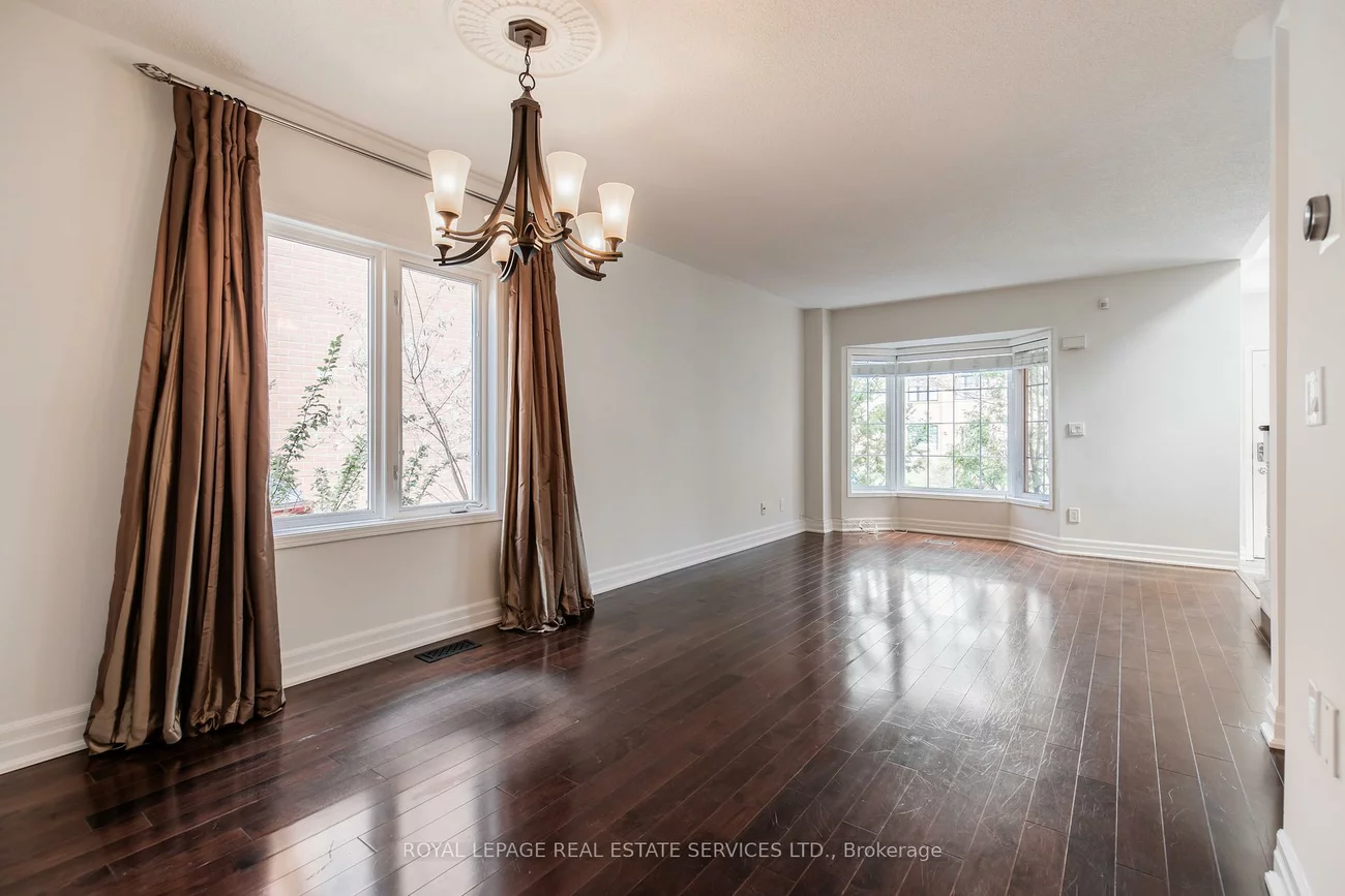2492, Capilano, 1015 - RO River Oaks, Oakville