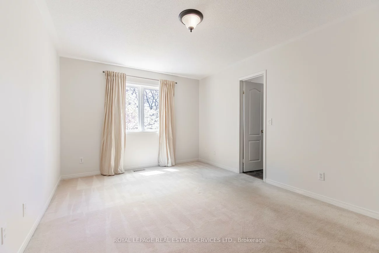 2492, Capilano, 1015 - RO River Oaks, Oakville