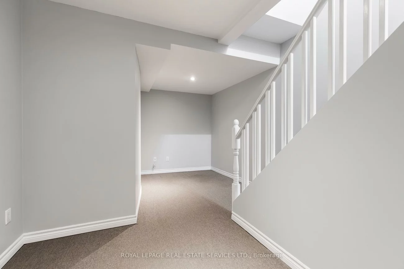 2492, Capilano, 1015 - RO River Oaks, Oakville