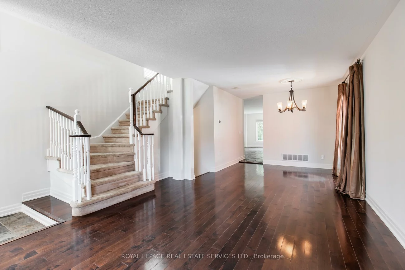 2492, Capilano, 1015 - RO River Oaks, Oakville