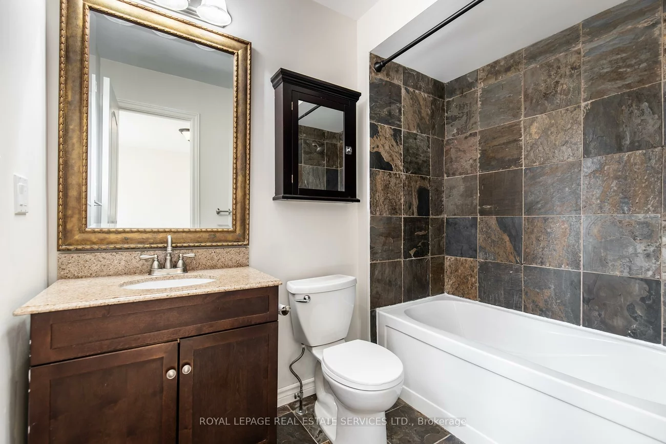 2492, Capilano, 1015 - RO River Oaks, Oakville