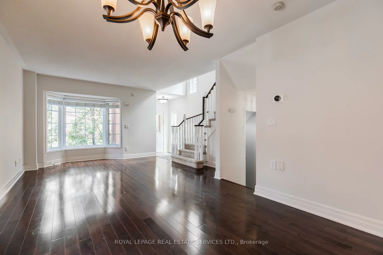 2492, Capilano, 1015 - RO River Oaks, Oakville