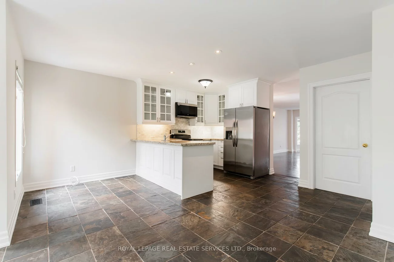 2492, Capilano, 1015 - RO River Oaks, Oakville