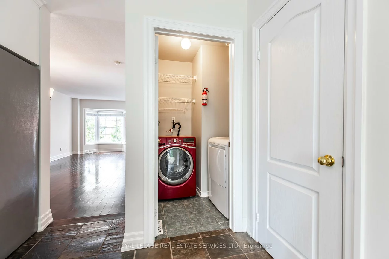 2492, Capilano, 1015 - RO River Oaks, Oakville