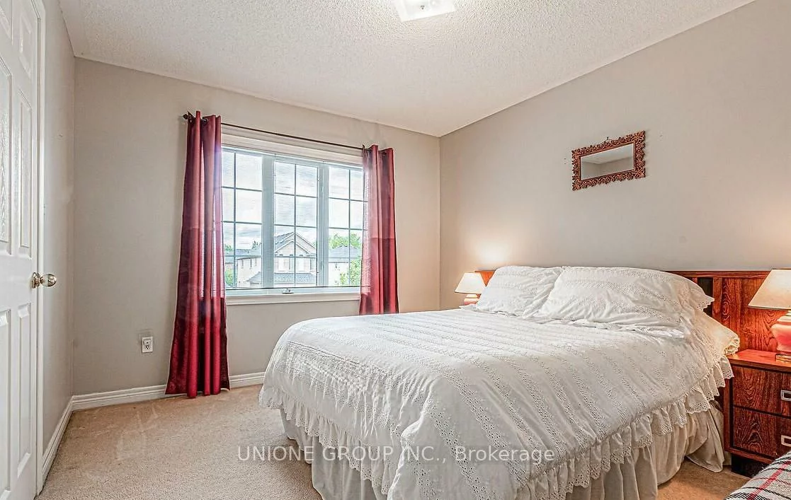 1376, Kingsgrove, 1022 - WT West Oak Trails, Oakville