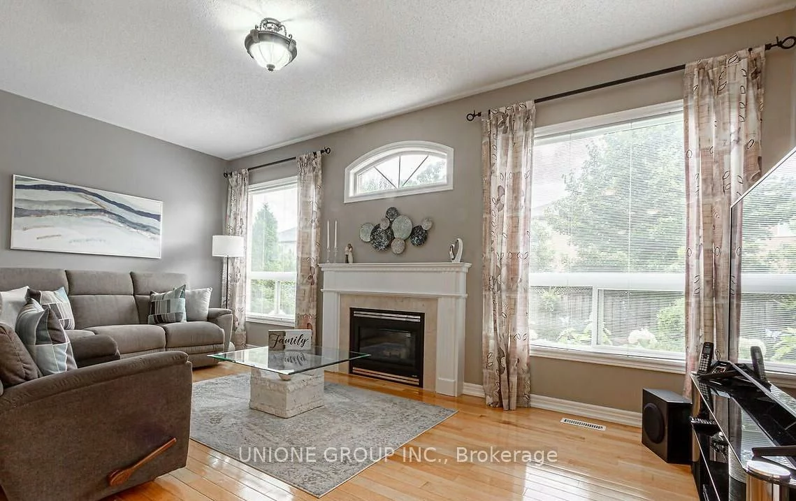 1376, Kingsgrove, 1022 - WT West Oak Trails, Oakville