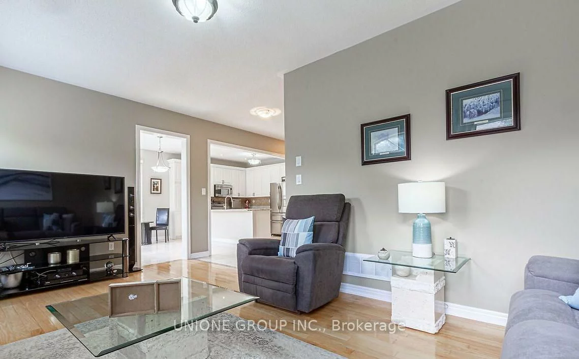 1376, Kingsgrove, 1022 - WT West Oak Trails, Oakville