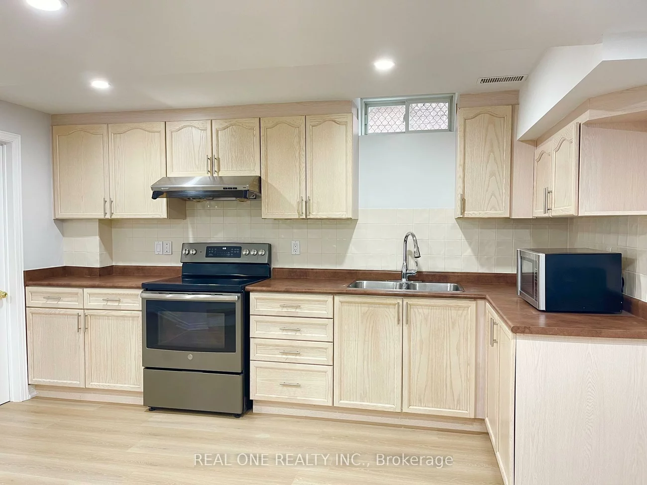 485, English Rose, 1018 - WC Wedgewood Creek, Oakville