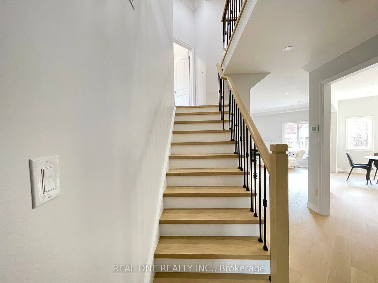 485, English Rose, 1018 - WC Wedgewood Creek, Oakville