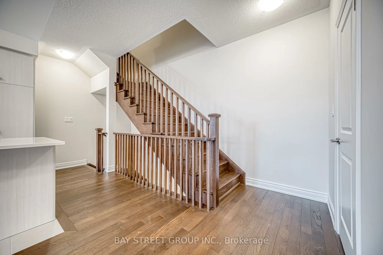 1411, Courtleigh, 1010 - JM Joshua Meadows, Oakville