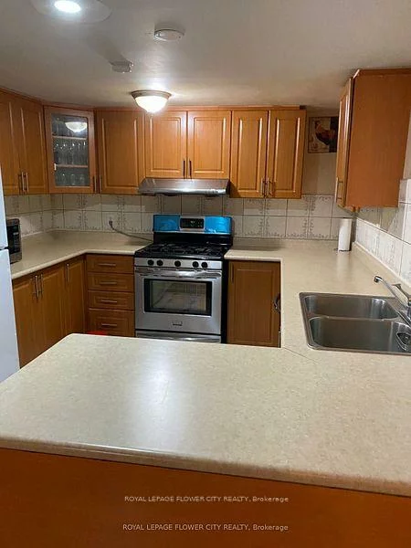 555, Weir, 1020 - WO West, Oakville