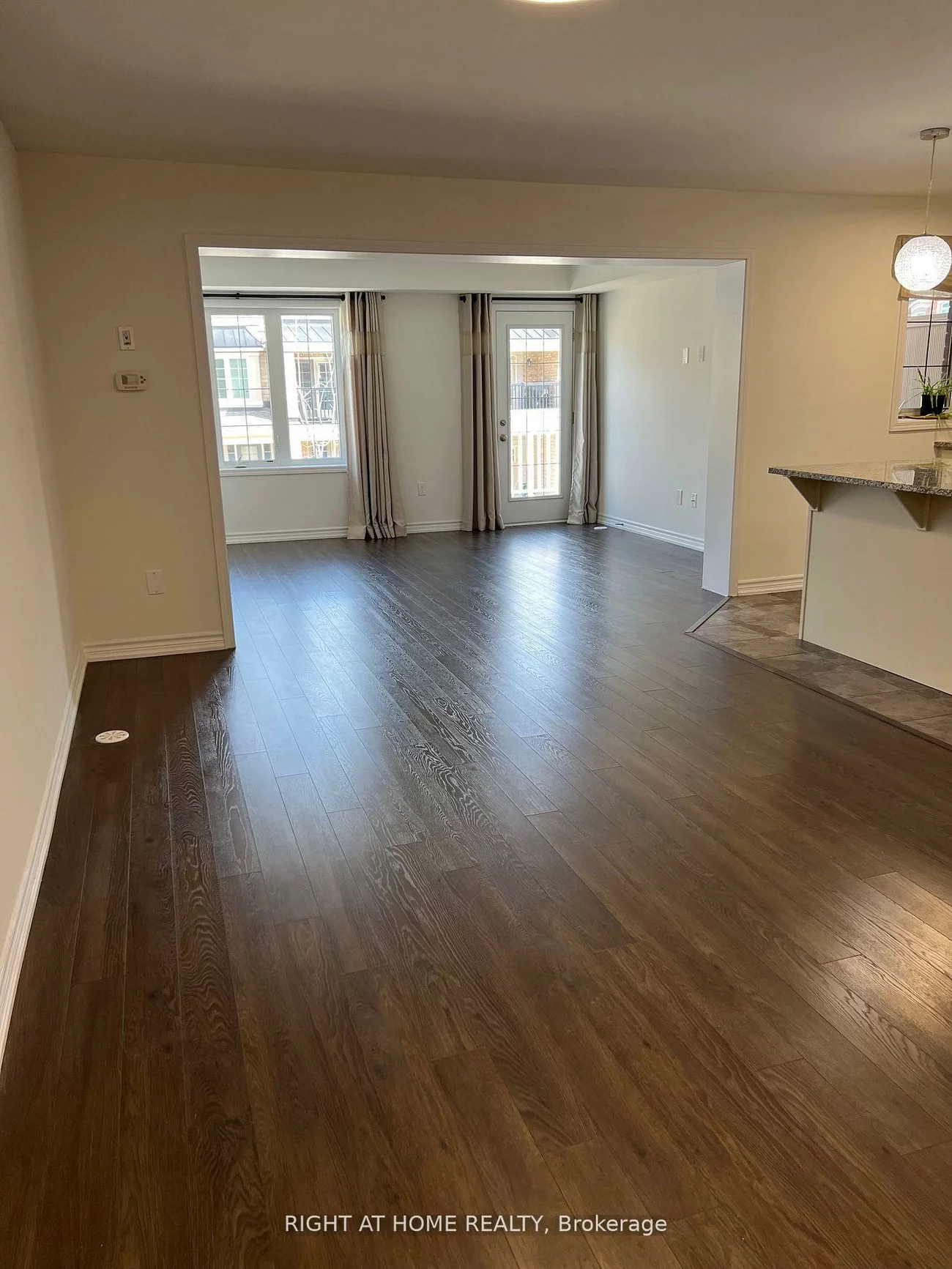 3060, Mistletoe, 1008 - GO Glenorchy, Oakville