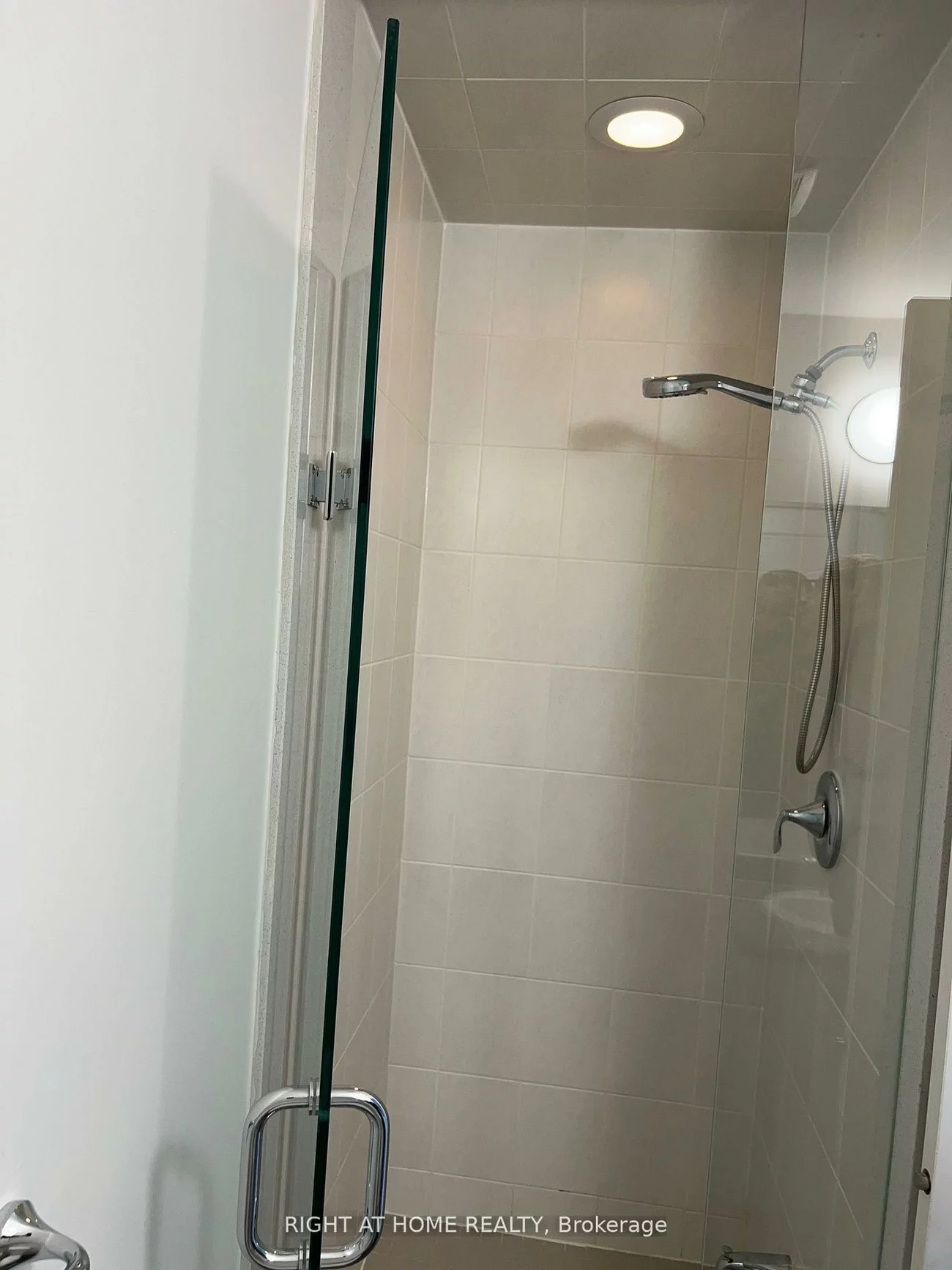 3060, Mistletoe, 1008 - GO Glenorchy, Oakville