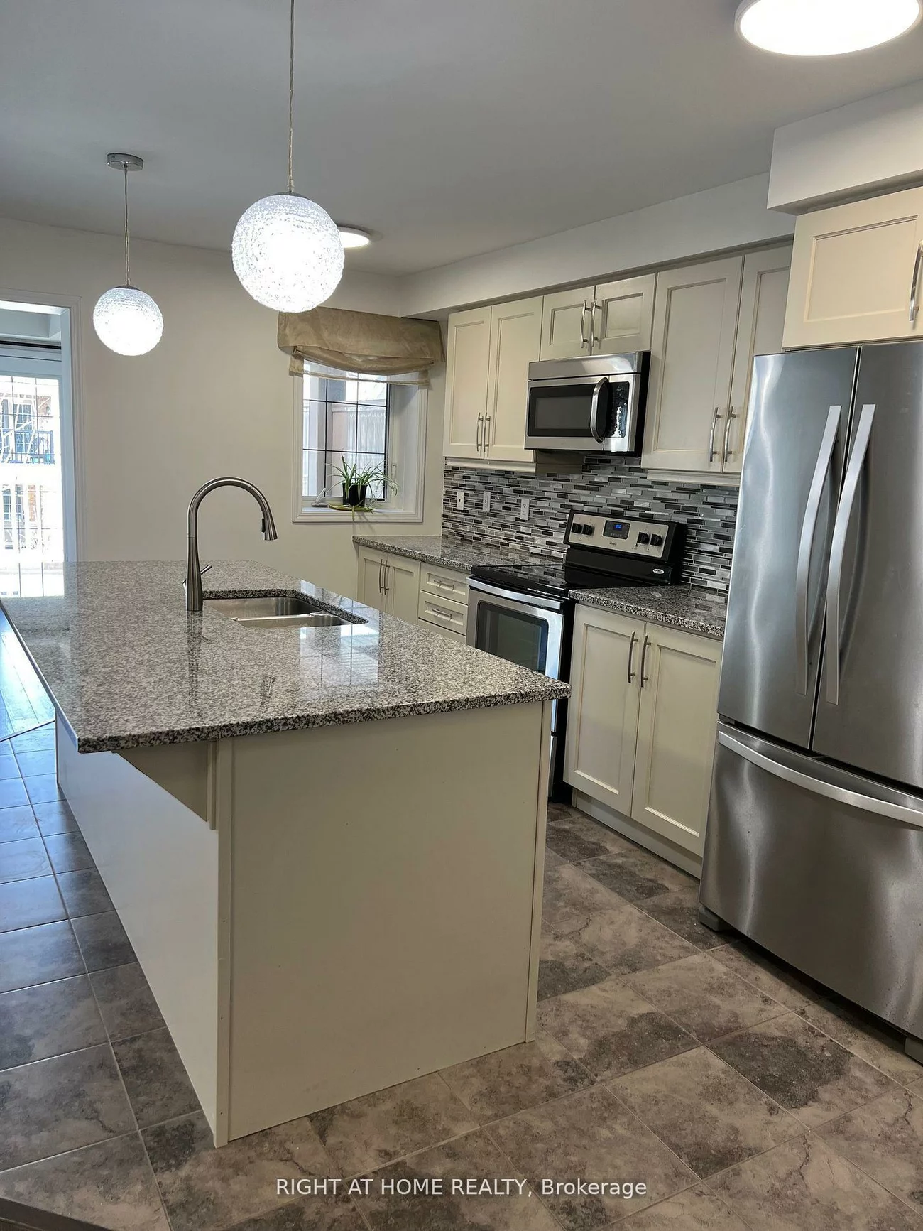 3060, Mistletoe, 1008 - GO Glenorchy, Oakville