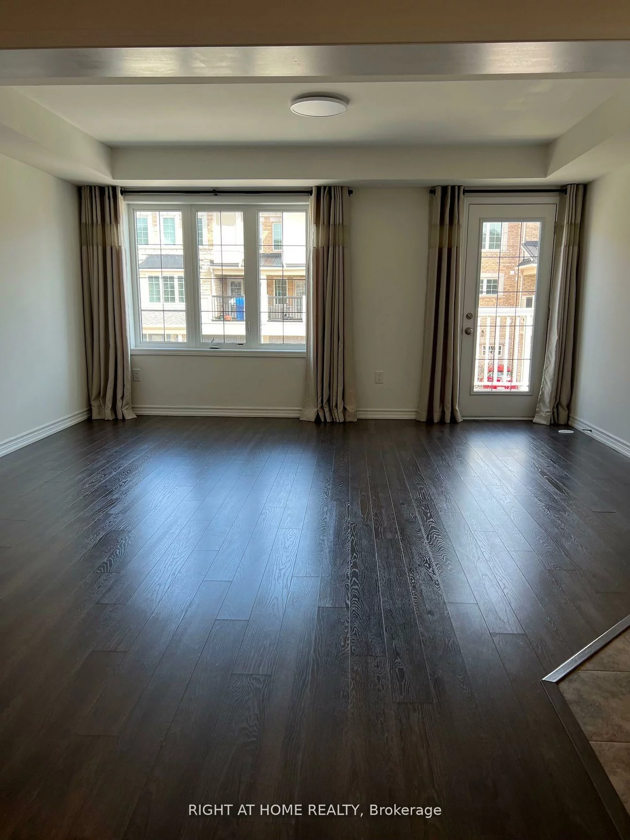 3060, Mistletoe, 1008 - GO Glenorchy, Oakville