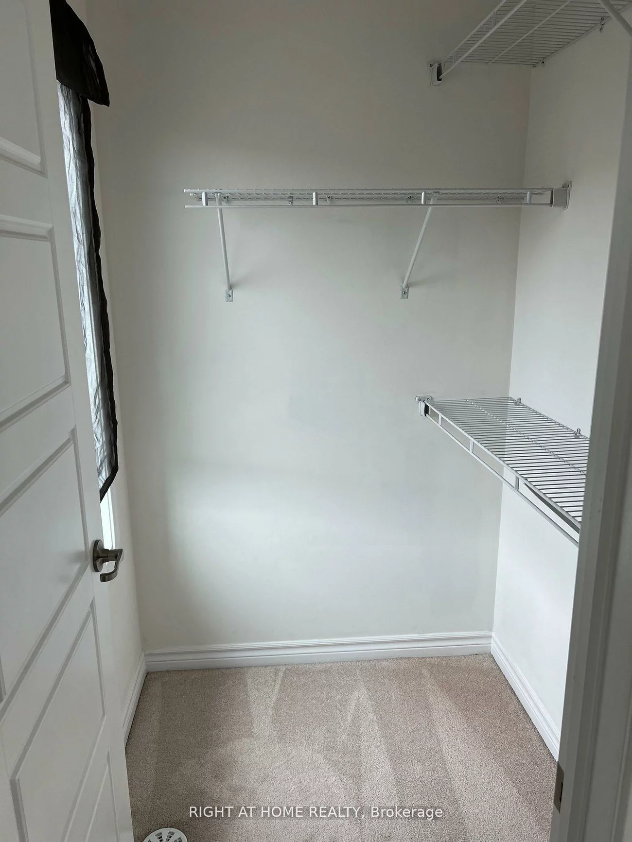3060, Mistletoe, 1008 - GO Glenorchy, Oakville