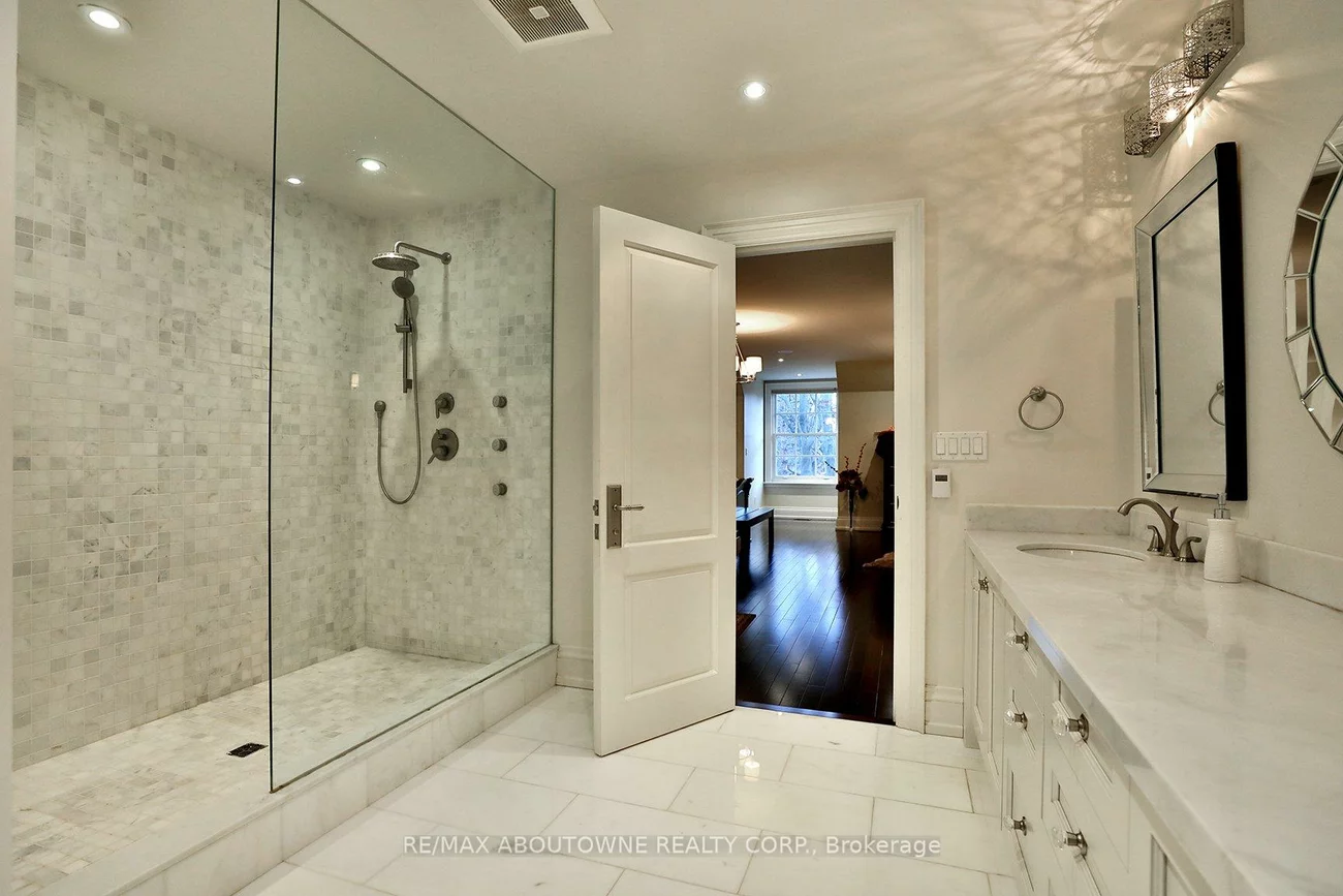 362, Cairncroft, 1011 - MO Morrison, Oakville