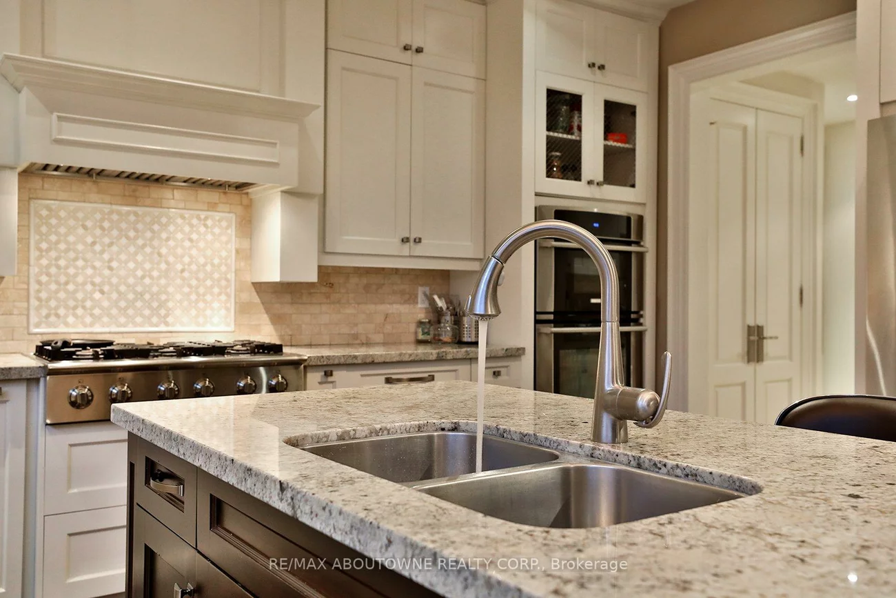 362, Cairncroft, 1011 - MO Morrison, Oakville