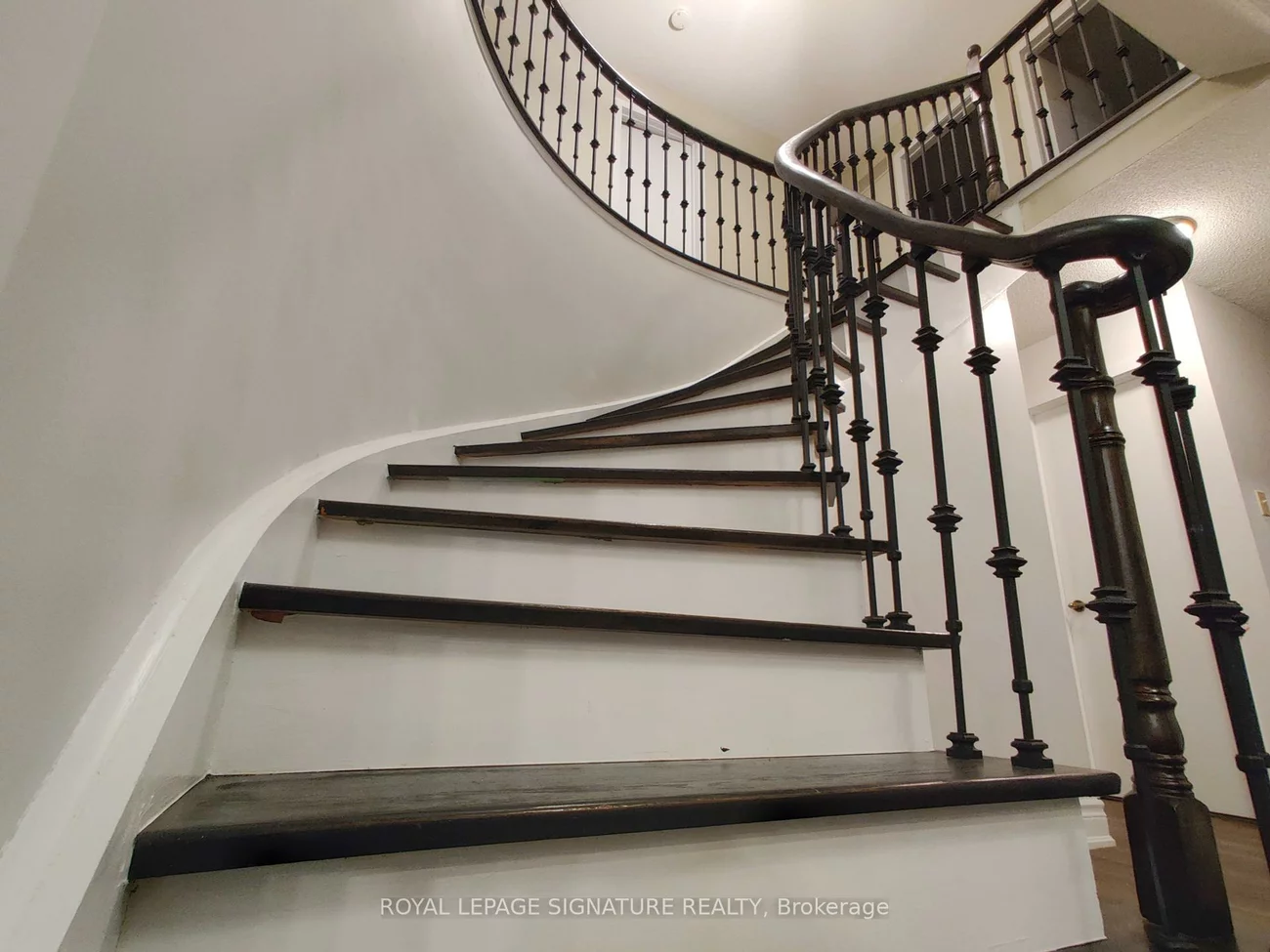 2966, Caradoc, 1004 - CV Clearview, Oakville