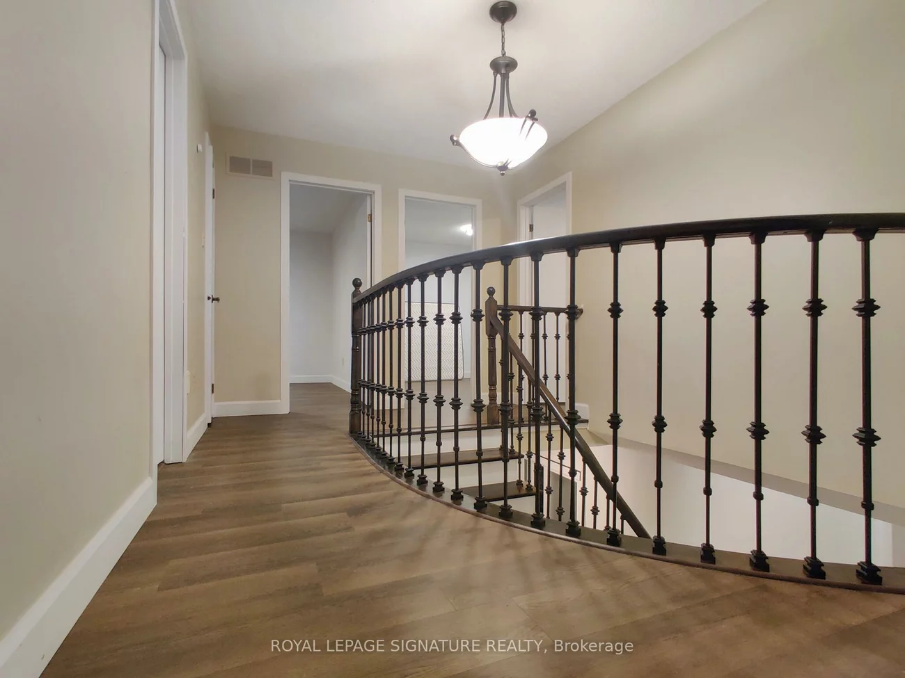2966, Caradoc, 1004 - CV Clearview, Oakville