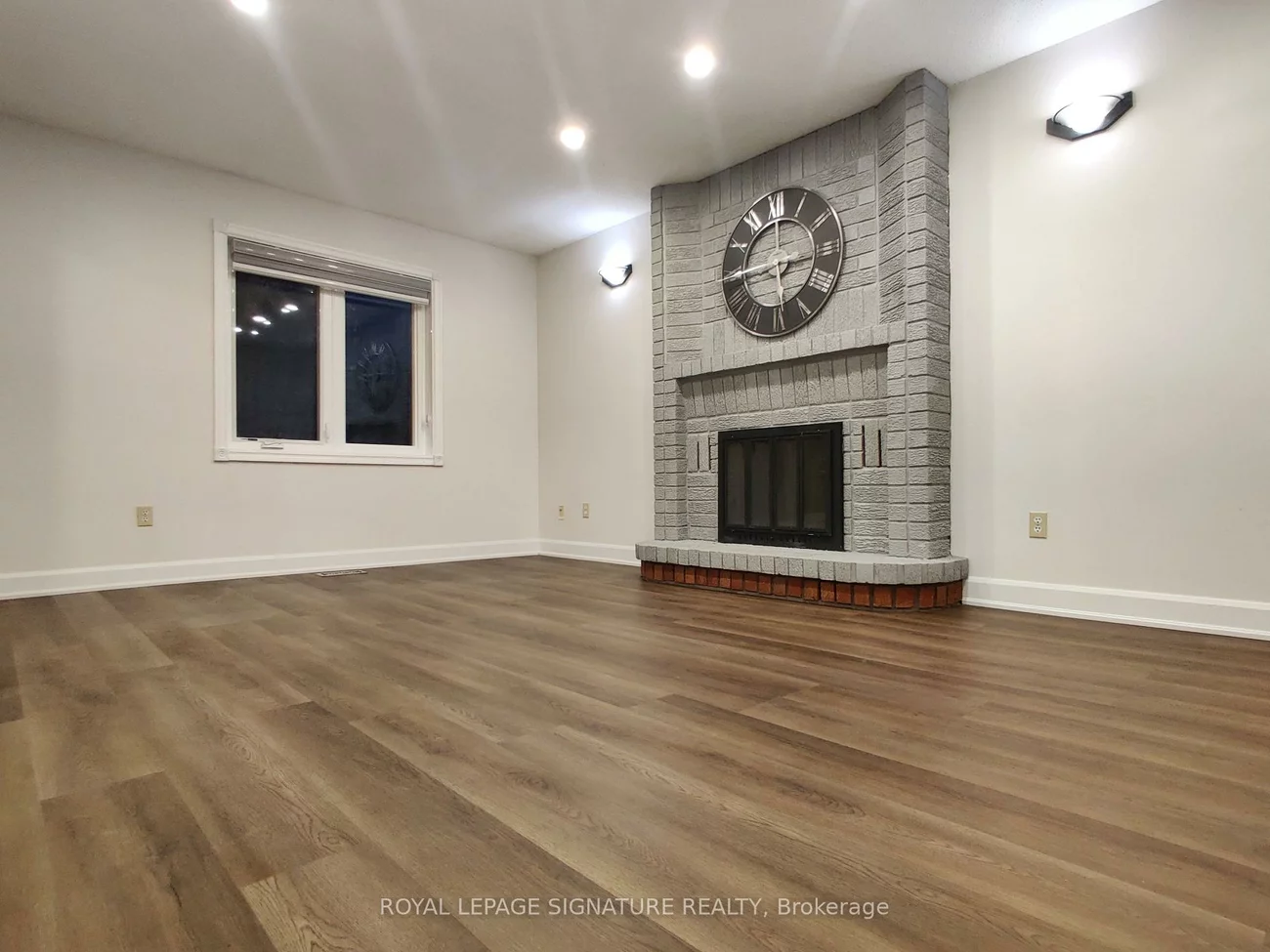 2966, Caradoc, 1004 - CV Clearview, Oakville
