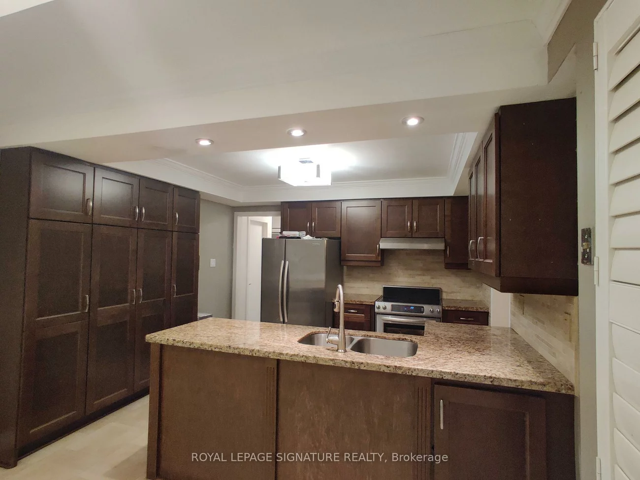 2966, Caradoc, 1004 - CV Clearview, Oakville