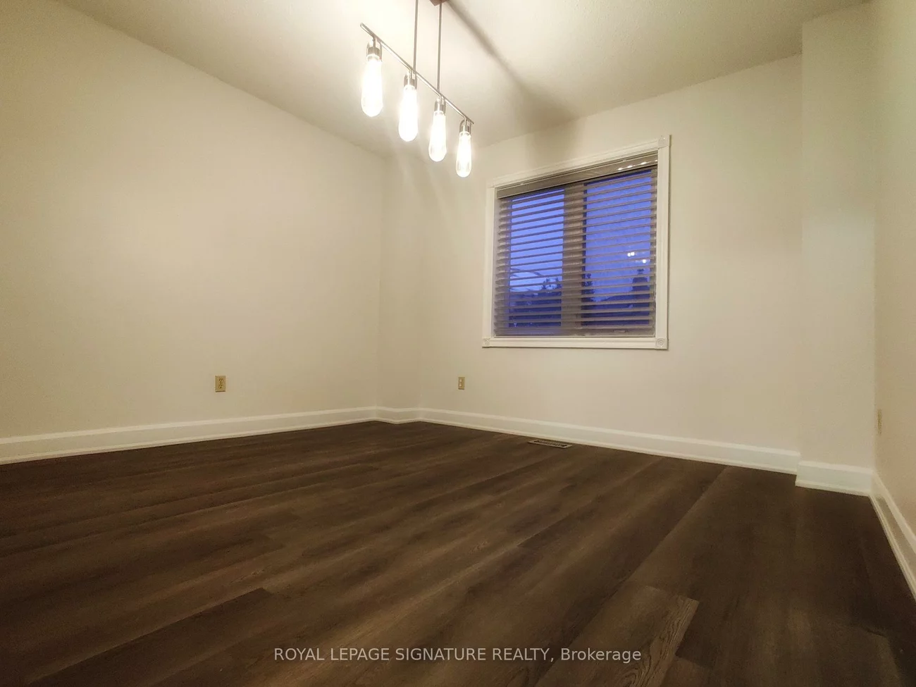 2966, Caradoc, 1004 - CV Clearview, Oakville