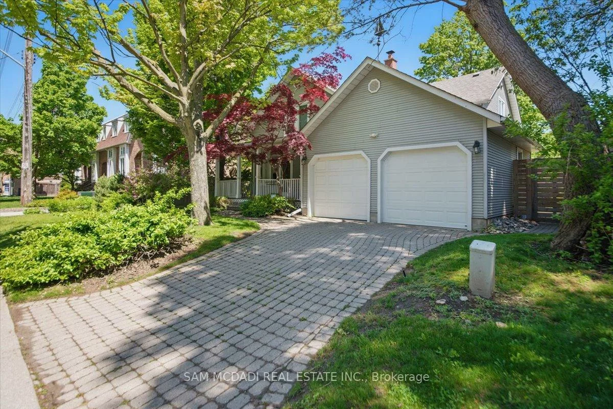 81, Chisholm, 1002 - CO Central, Oakville