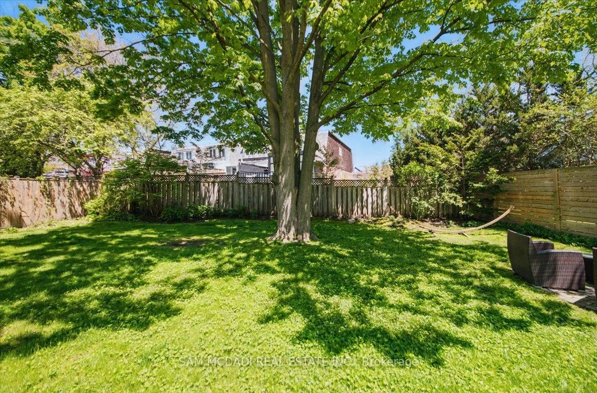 81, Chisholm, 1002 - CO Central, Oakville
