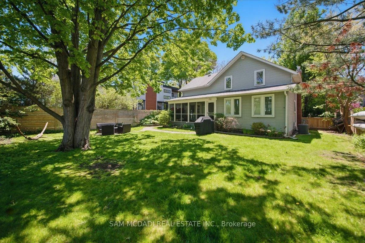 81, Chisholm, 1002 - CO Central, Oakville