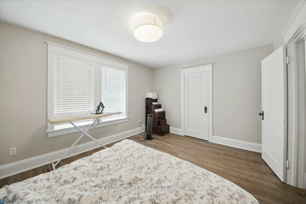 81, Chisholm, 1002 - CO Central, Oakville