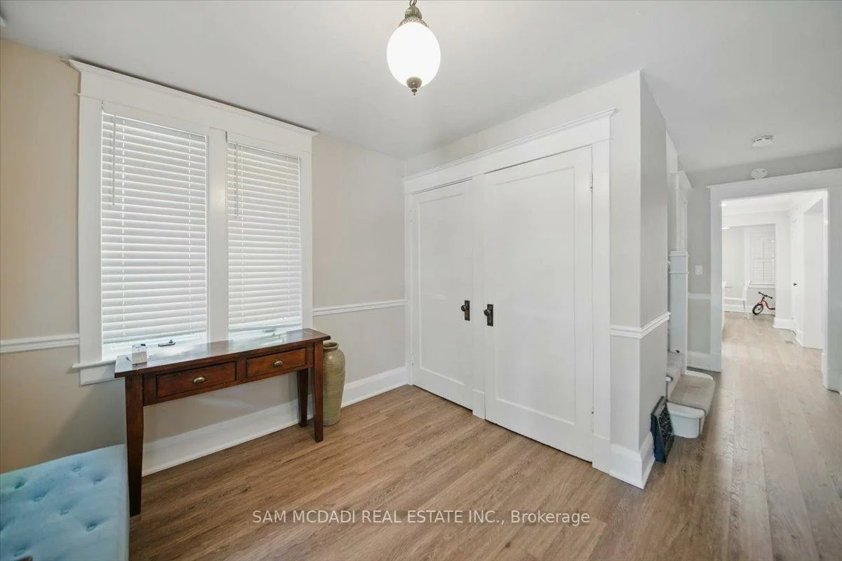 81, Chisholm, 1002 - CO Central, Oakville